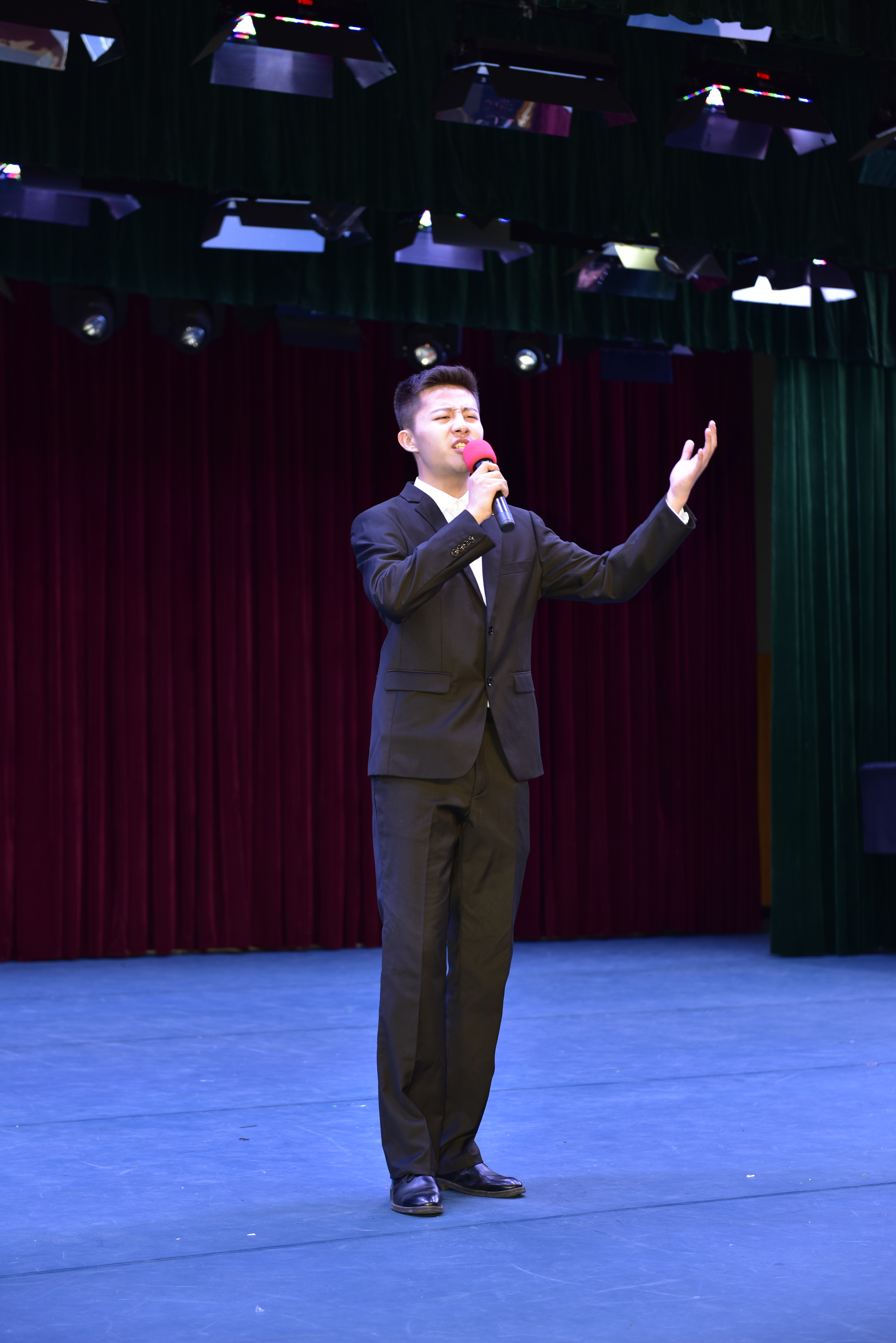 图五作品:《奋斗的青春最美丽》.JPG 图五作品:《奋斗的青春最美丽》.JPG